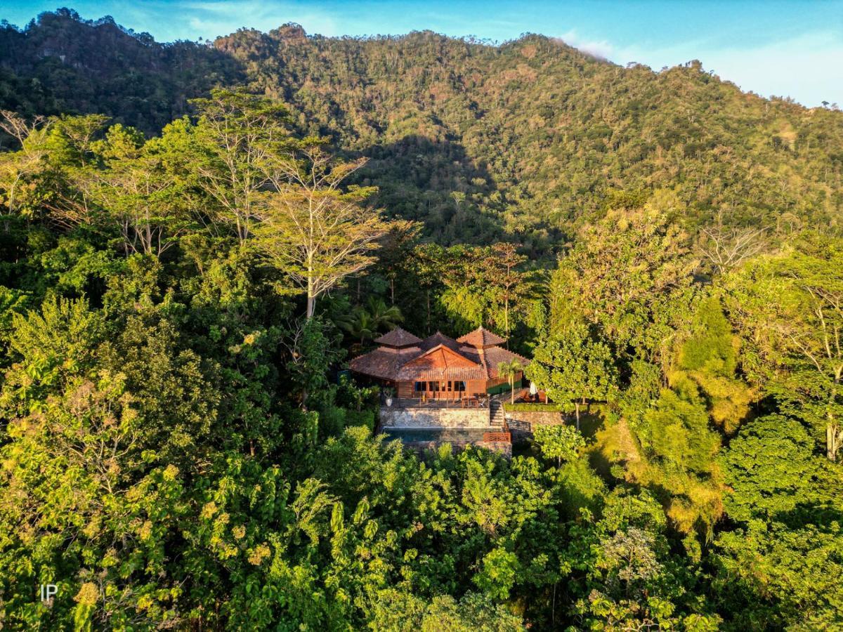 Villa Borobudur Resort Магеланг Екстериор снимка